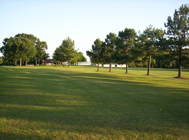 5615 Pine Mill Rd, Paris, TX for sale - Primary Photo - Image 1 of 1