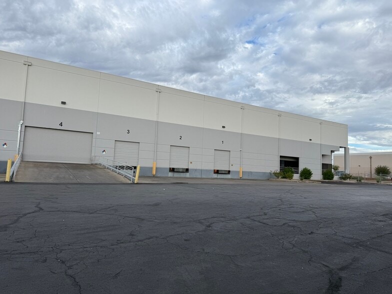 420 S 53rd Ave, Phoenix, AZ for lease - Building Photo - Image 3 of 8