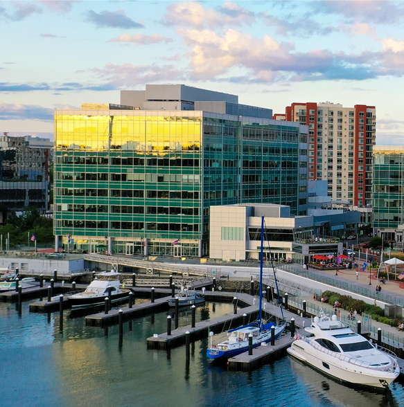 2200 Atlantic St, Stamford, CT à louer - Photo du bâtiment - Image 3 de 16