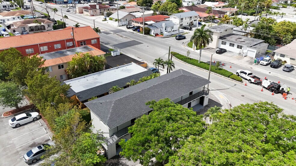 2190 SW 14th Ter, Miami, FL à vendre - Photo du bâtiment - Image 3 de 52