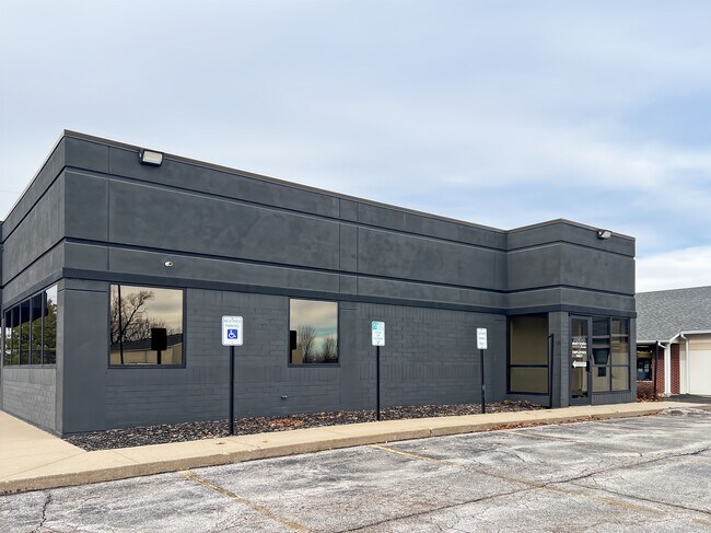 More details for 4509 N Brady St, Davenport, IA - Coworking for Lease