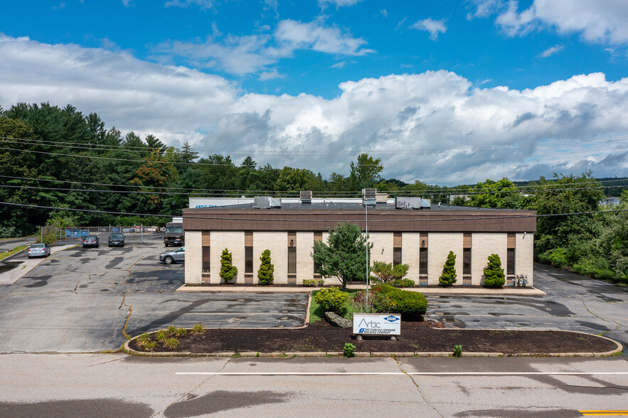 29 Lark Industrial Pky, Greenville, RI à vendre - Photo principale - Image 1 de 1