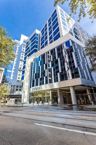 1920 McKinney Ave, Dallas, TX à louer - Photo du bâtiment - Image 2 de 20