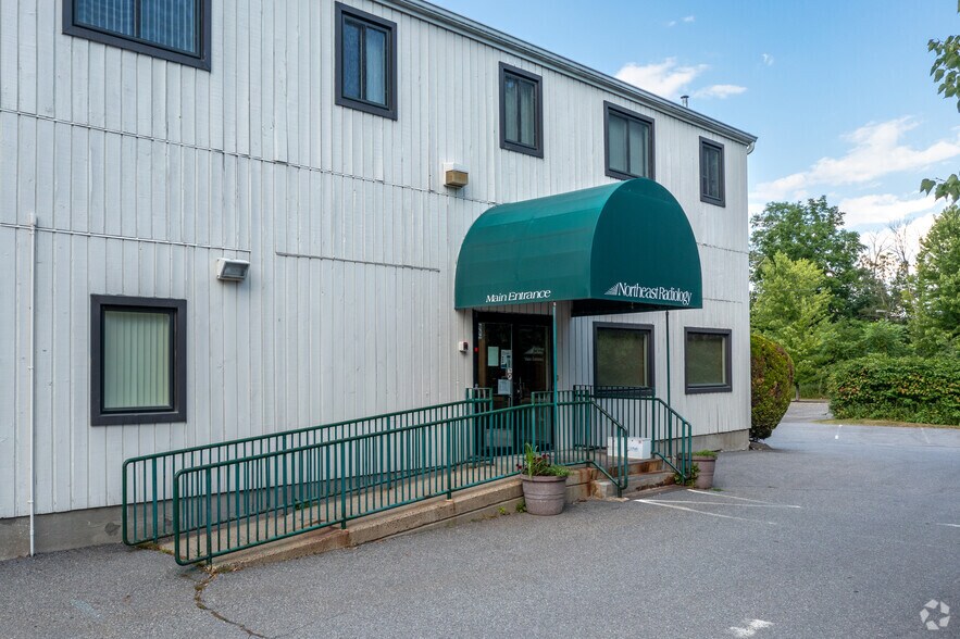 3839 Danbury Rd, Brewster Village, NY à vendre - Photo du bâtiment - Image 3 de 9