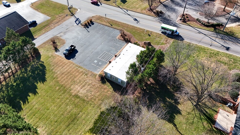 545 NC-16, Taylorsville, NC for lease - Building Photo - Image 3 of 7