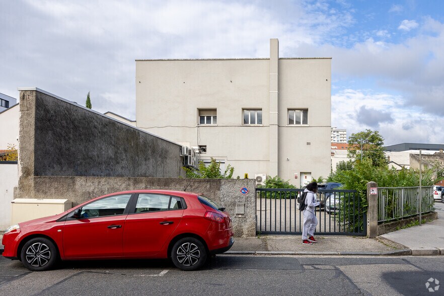 Bureau dans Villeurbanne à vendre - Photo du bâtiment - Image 2 de 3