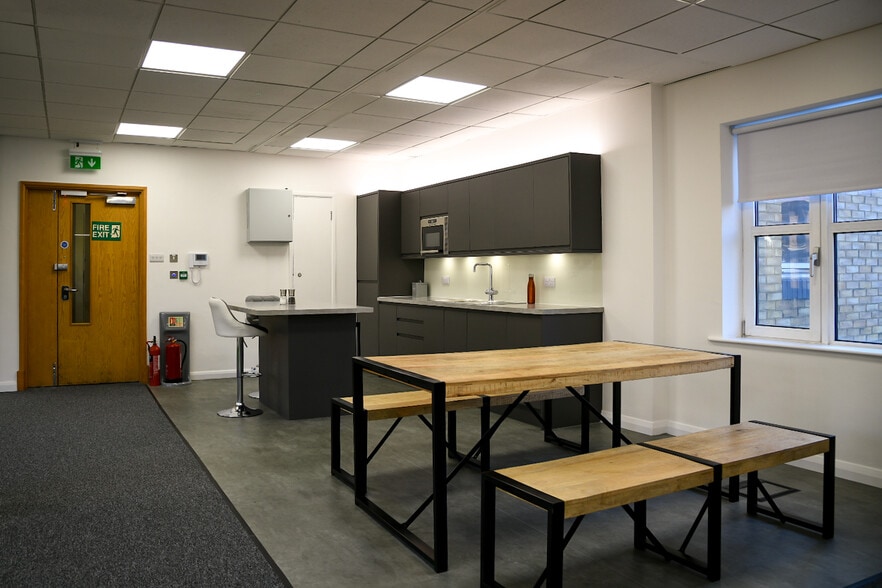 13-18 Bear St, London for lease - Interior Photo - Image 3 of 10