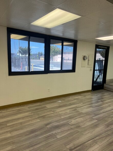 16016 S Western Ave, Gardena, CA for lease - Interior Photo - Image 2 of 12