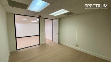 14511 Franklin Ave, Tustin, CA à louer Photo intérieure- Image 2 de 2