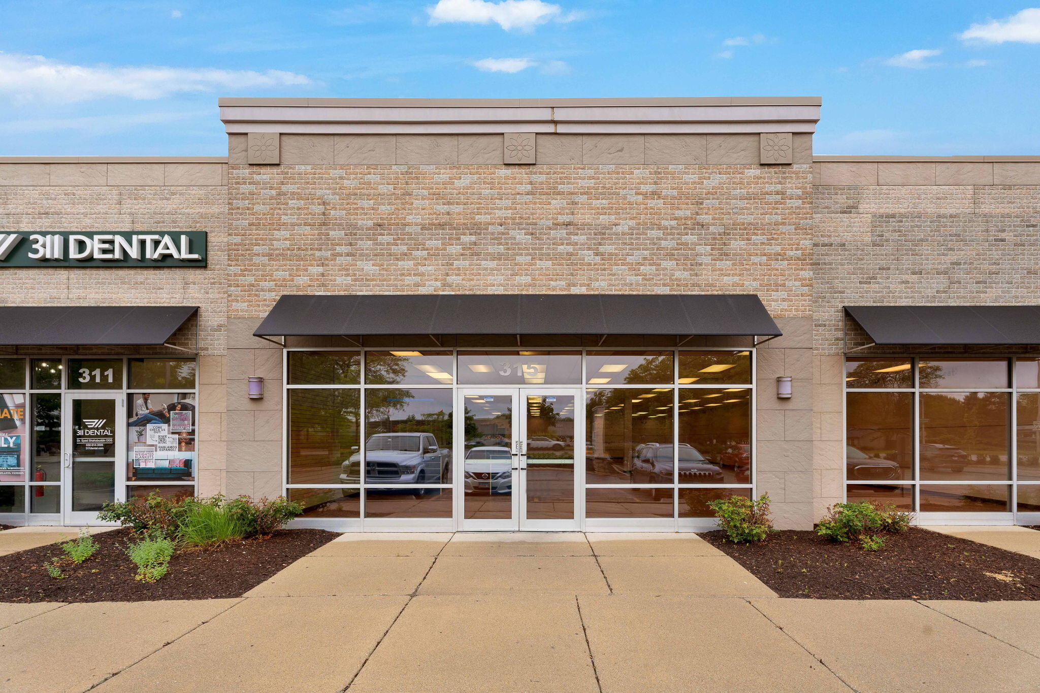 291-319 N Bolingbrook Dr, Bolingbrook, IL for lease Building Photo- Image 1 of 8