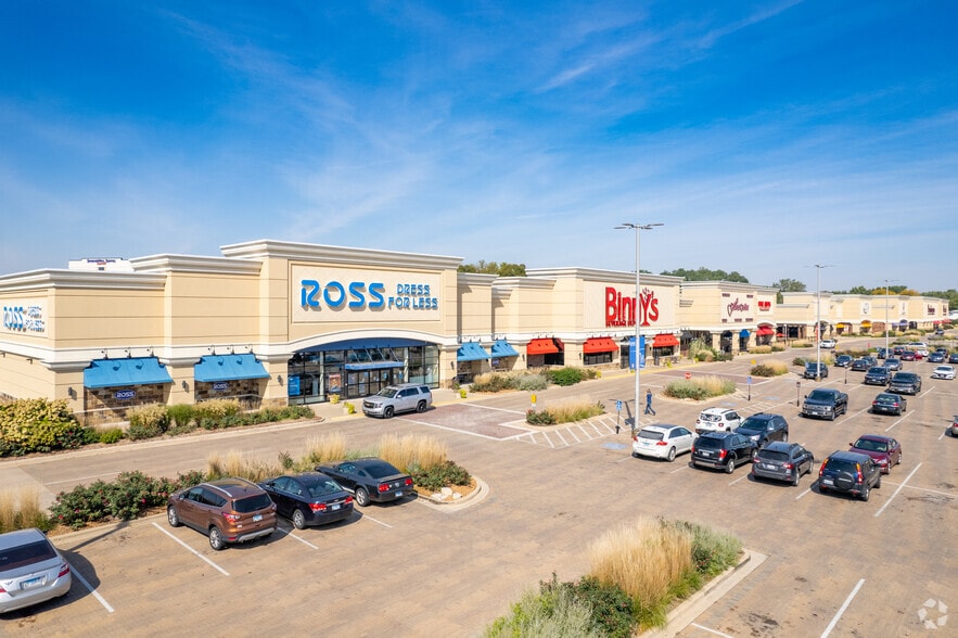 2601 W Lake Ave, Peoria, IL for lease - Building Photo - Image 2 of 9