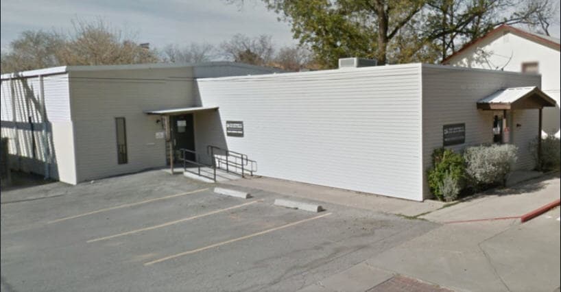 205 N Cockrell St, Alpine, TX à vendre - Photo du bâtiment - Image 2 de 3