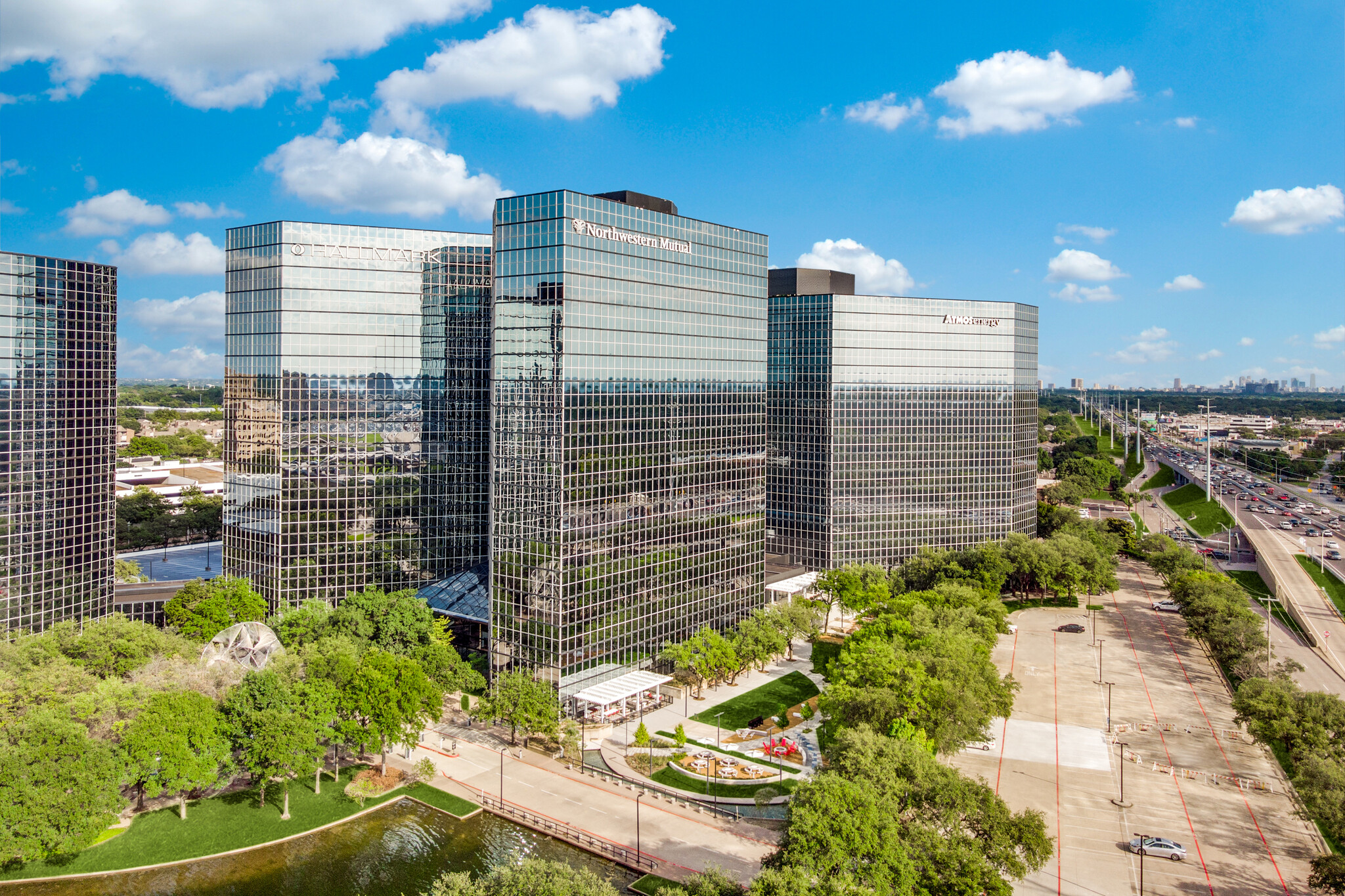 5400 Lyndon B Johnson Fwy, Dallas, TX à louer Photo du bâtiment- Image 1 de 37