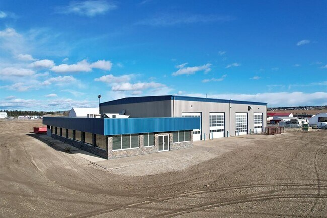 Plus de détails pour 100-3 Street, Beaverlodge, AB - Industriel à vendre