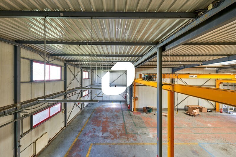 Flex in Voisins-le-Bretonneux for lease Interior Photo- Image 1 of 12