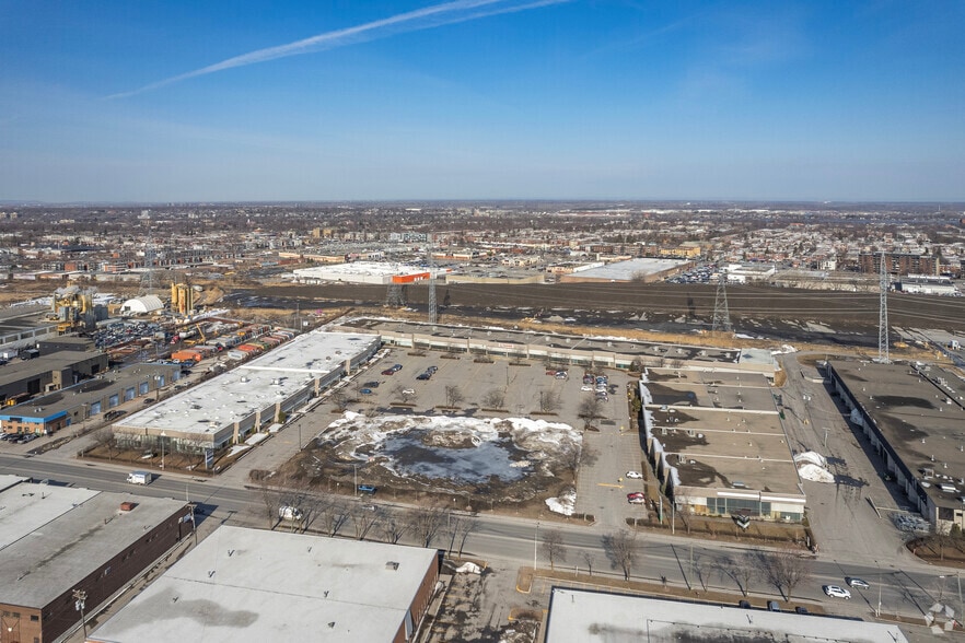 6325-6475 Boul des Grandes-Prairies, Montréal, QC for lease - Aerial - Image 3 of 20
