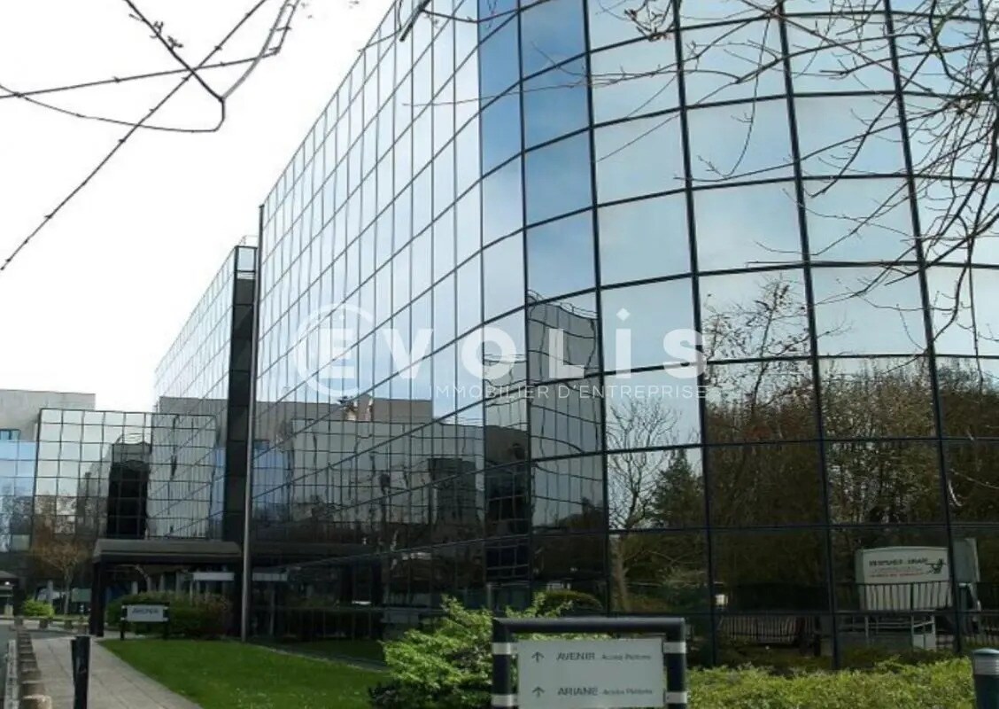 Bureau dans Vélizy-Villacoublay à louer Photo principale- Image 1 de 12