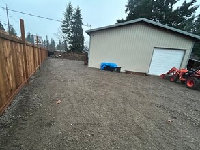 7313 SE Roots Rd, Milwaukie, OR for lease Building Photo- Image 2 of 5