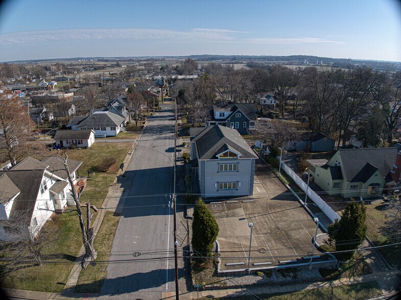 1228 N Elm St, Henderson, KY à vendre - Photo du bâtiment - Image 2 de 27