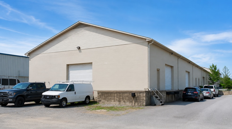 1032 Central Dr NW, Concord, NC for sale - Building Photo - Image 3 of 5
