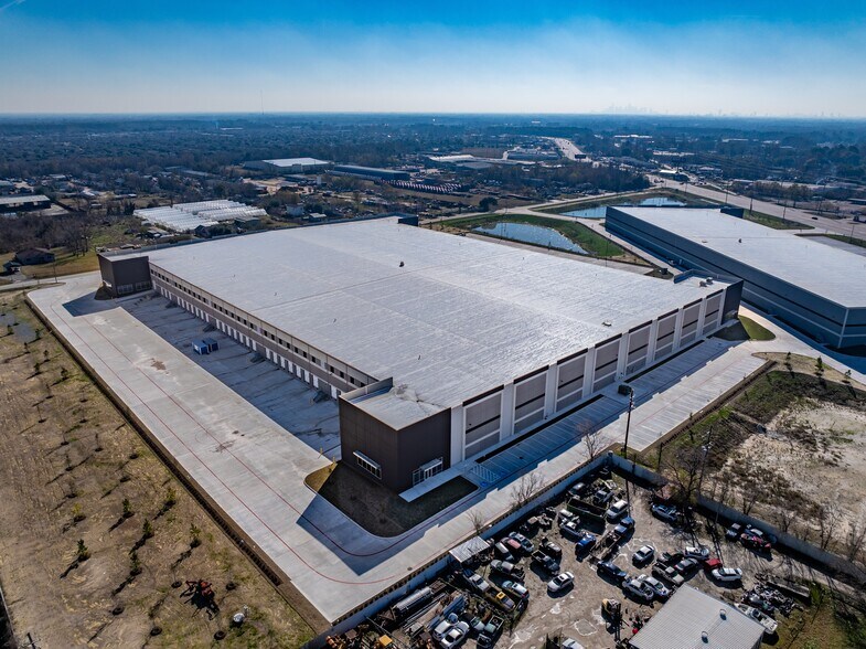 12020 State Highway 249, Houston, TX à louer - Photo du bâtiment - Image 3 de 7