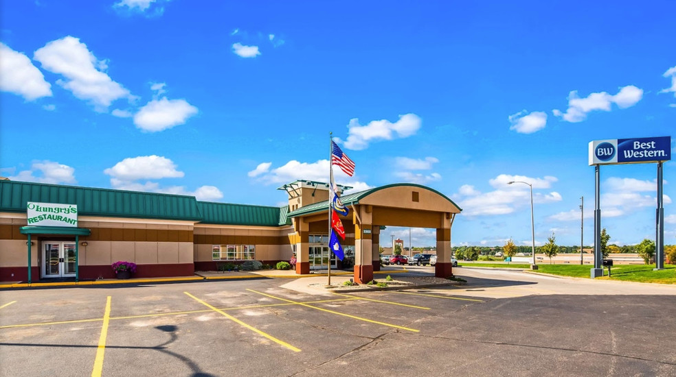 3303 S Center St, Marshalltown, IA for sale - Primary Photo - Image 1 of 1