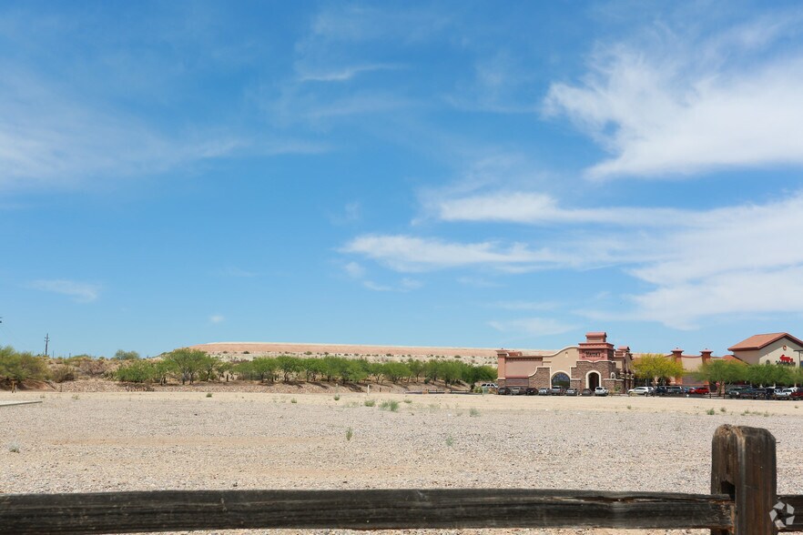 15990-16060 S Rancho Sahuarita Blvd, Sahuarita, AZ à louer - Photo du bâtiment - Image 3 de 3