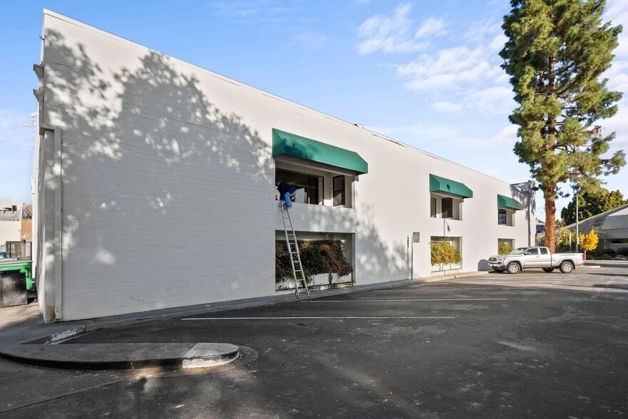 558-560 Waverley St, Palo Alto, CA for lease - Building Photo - Image 2 of 2