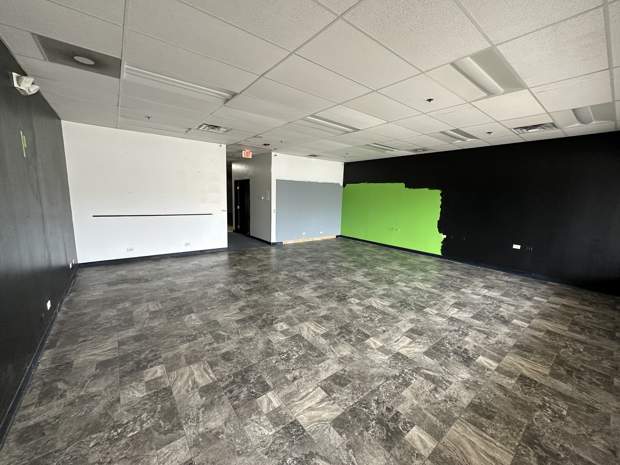 115-237 Irving Park Rd, Streamwood, IL for lease Interior Photo- Image 1 of 10