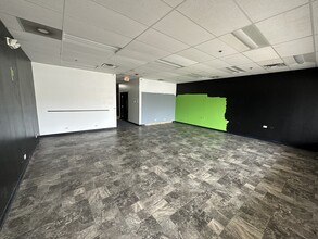 115-237 Irving Park Rd, Streamwood, IL for lease Interior Photo- Image 1 of 10