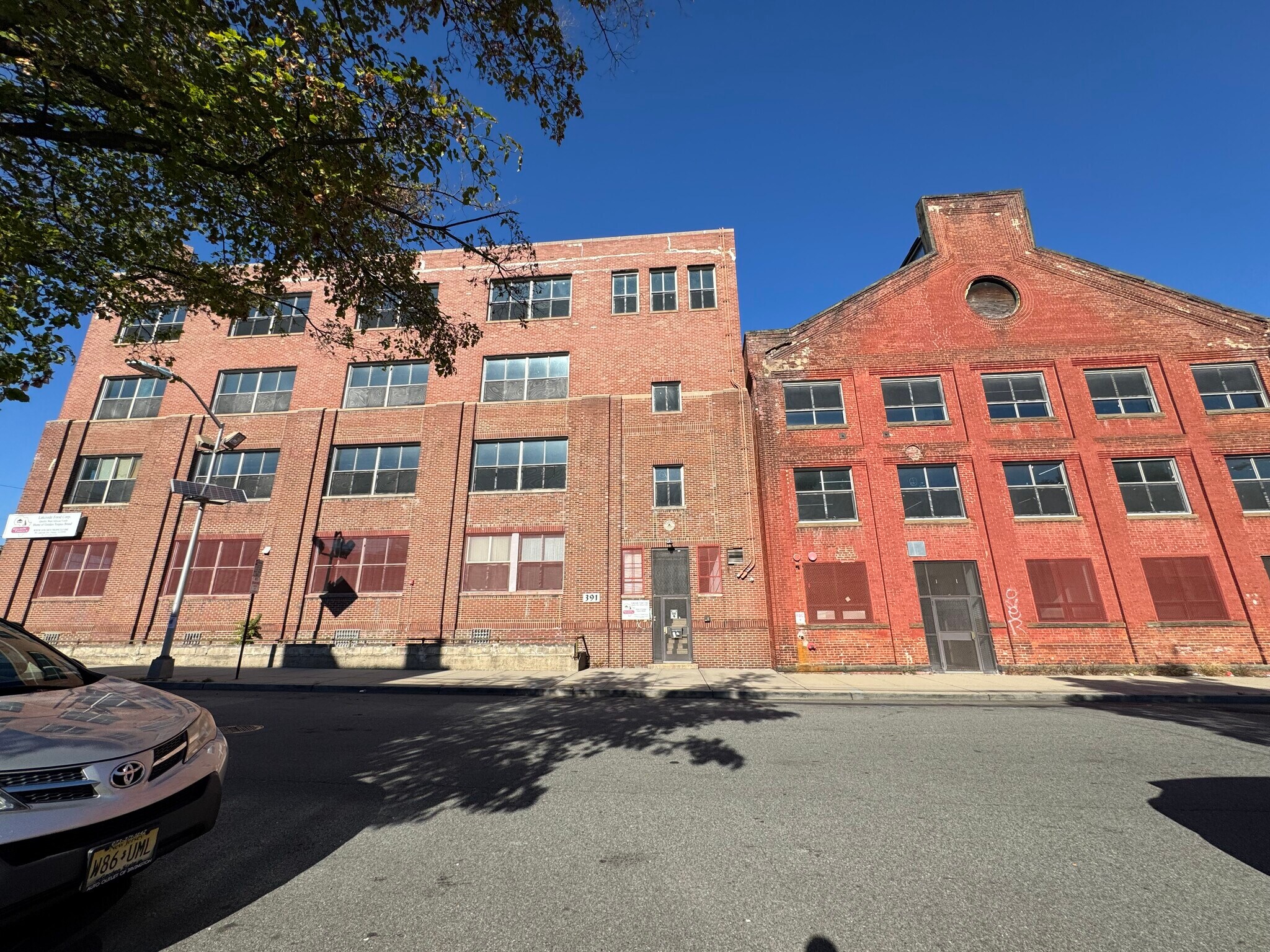 391 Lakeside Ave, Orange, NJ for lease Building Photo- Image 1 of 2