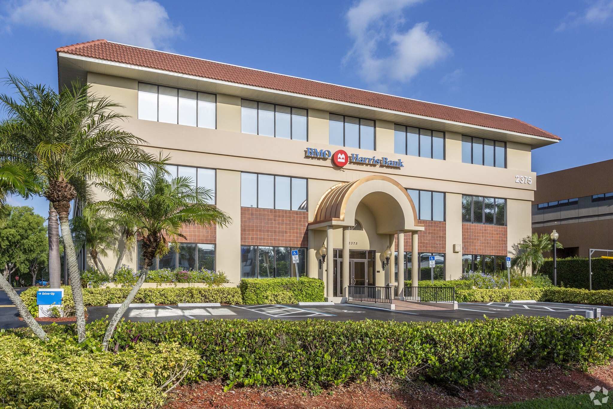 2375 Tamiami Trl N, Naples, FL for sale Primary Photo- Image 1 of 24