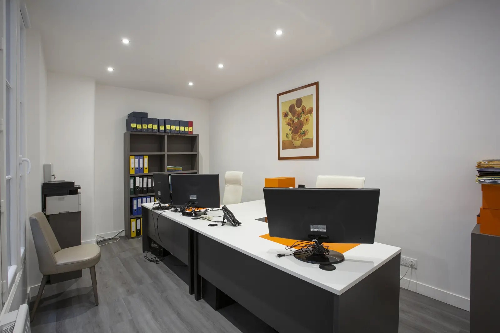 11 Rue Blanche, Paris for sale Interior Photo- Image 1 of 23