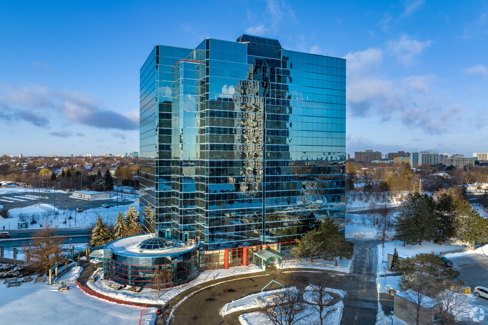 2075 Kennedy Rd, Toronto, ON à louer Photo du bâtiment- Image 1 de 10