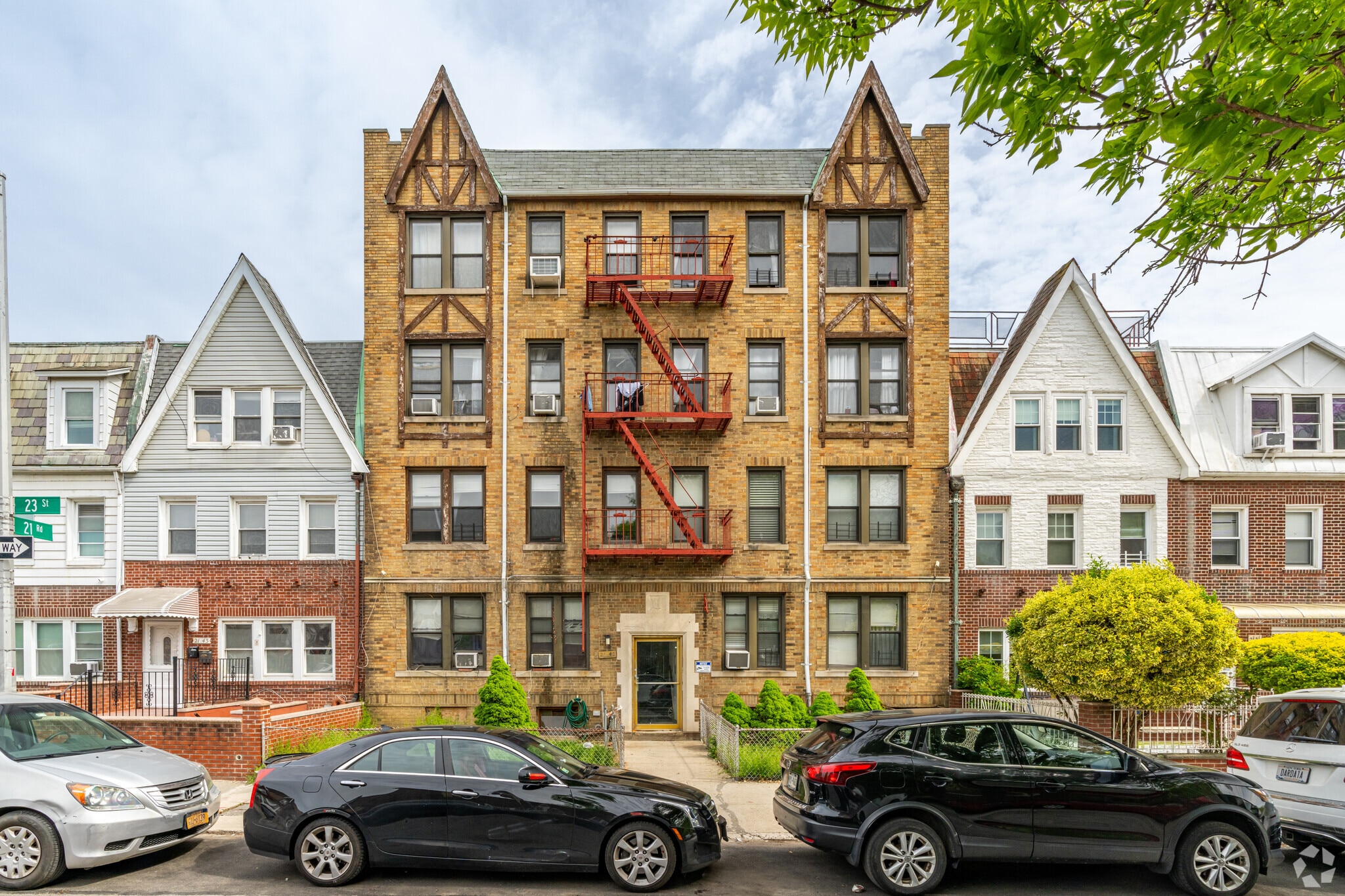 21-45 23rd St, Astoria, NY for sale Primary Photo- Image 1 of 6
