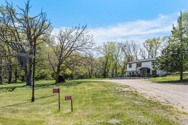 More details for W6313 Hwy 23, Oxford, WI - Retail for Sale