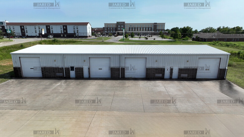 2800 E 33rd Ter, Joplin, MO for lease - Building Photo - Image 2 of 16