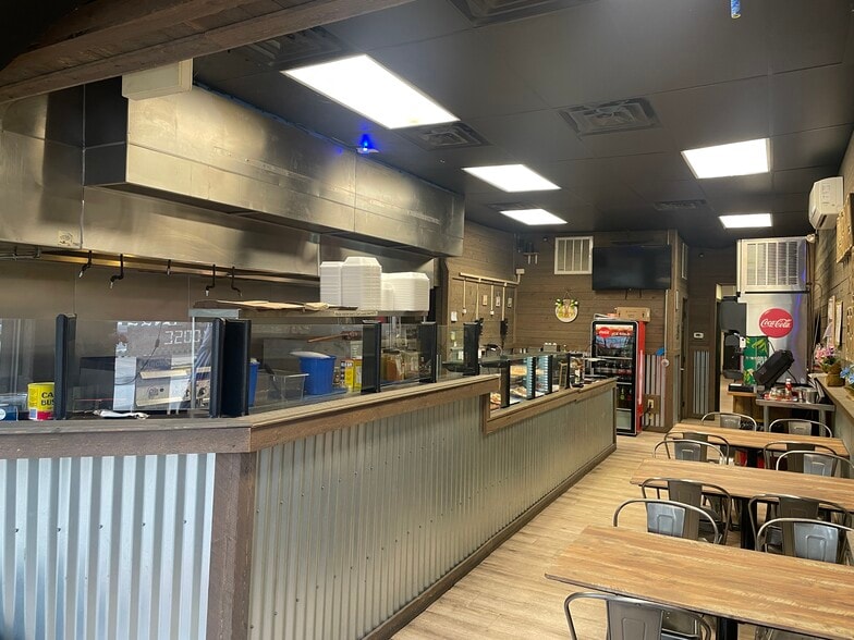 232 Locust St, Columbia, PA for sale - Interior Photo - Image 3 of 6