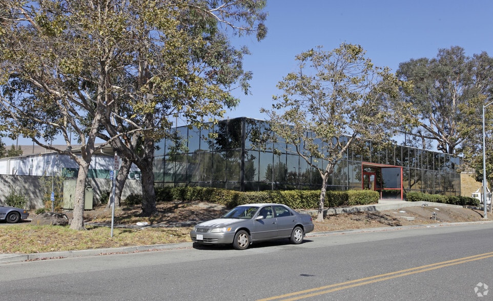 651 Sandoval Way, Hayward, CA for lease - Building Photo - Image 2 of 4