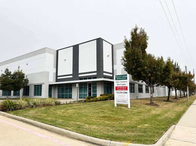 10803 Vinecrest Dr, Houston, TX for lease - Building Photo - Image 1 of 13