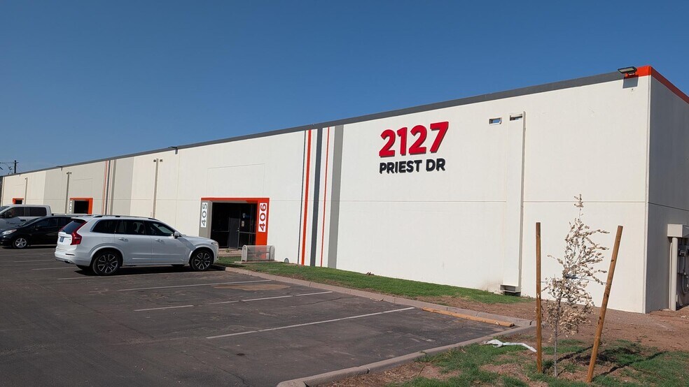2121 S Priest Dr, Tempe, AZ à louer - Photo du bâtiment - Image 3 de 17