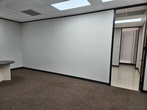 1115 Gemini St, Houston, TX for lease Interior Photo- Image 2 of 4
