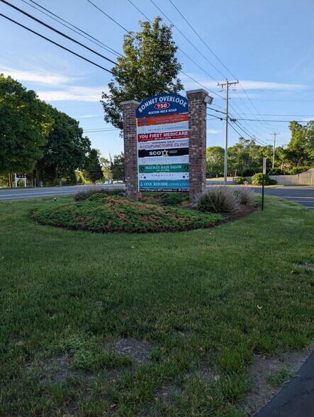 750 Boston Neck Rd, Narragansett, RI à louer - Photo du bâtiment - Image 3 de 7