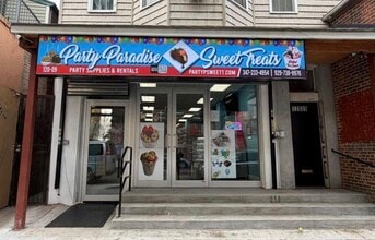 12009 Jamaica Ave, Richmond Hill, NY à louer Photo intérieure- Image 1 de 6