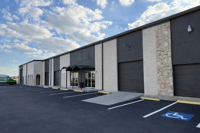 More details for 314 E Nakoma St, San Antonio, TX - Flex for Lease