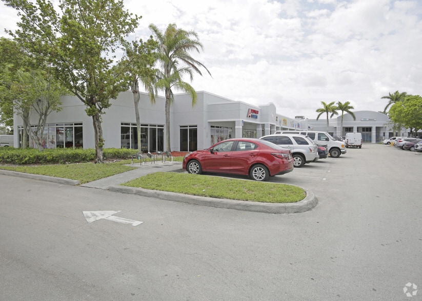 10900-10954 SW 184th St, Miami, FL for lease - Primary Photo - Image 2 of 10