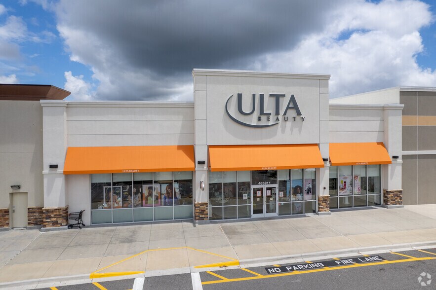 463893 State Road 200, Yulee, FL à louer - Photo du bâtiment - Image 2 de 18