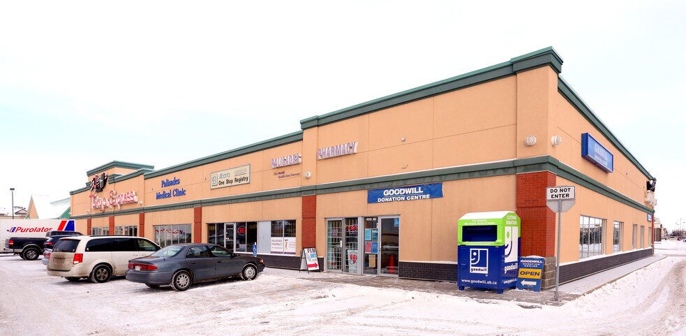 12800-12832 137 Ave, Edmonton, AB for sale - Primary Photo - Image 1 of 1