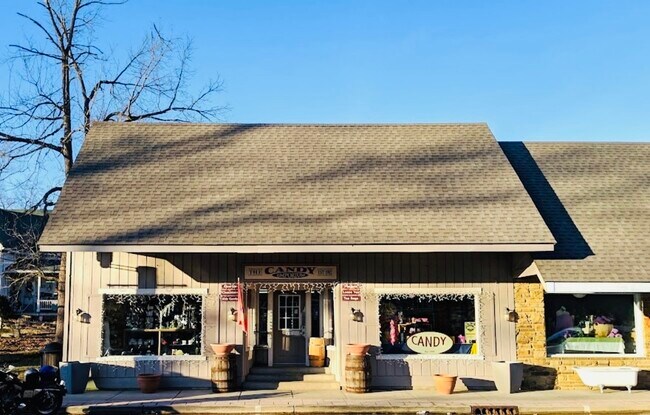 More details for 58 W Main St, Nashville, IN - Retail for Sale