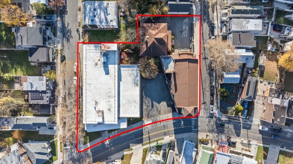 School, Church and Rectory for Sale portfolio of 2 properties for sale on LoopNet.ca - Building Photo - Image 2 of 3